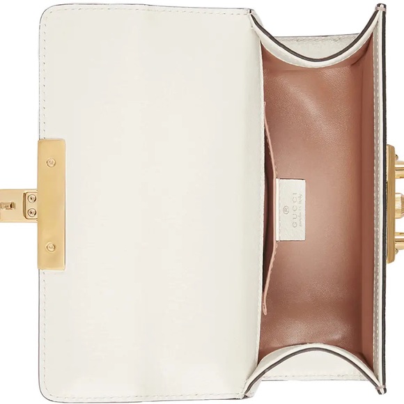 NEW GUCCI Padlock Shoulder Bag GG Supreme Strwb Print Bge/Ebony/Metallic Cherry - Picture 3 of 5